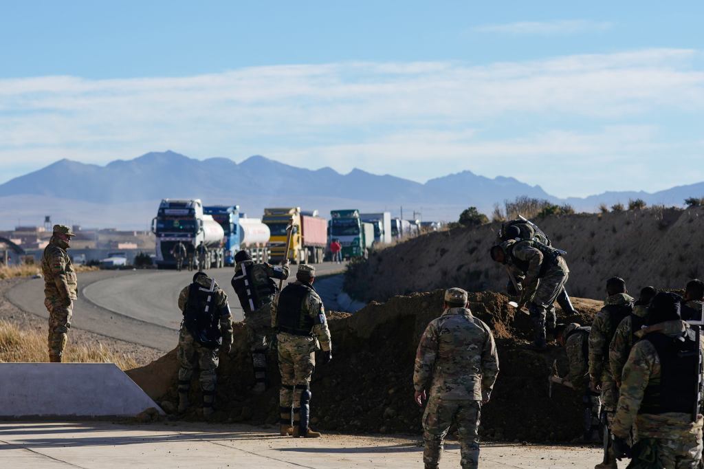 Bolivia habilita a las Fuerzas Armadas para enfrentar los&nbsp;bloqueos